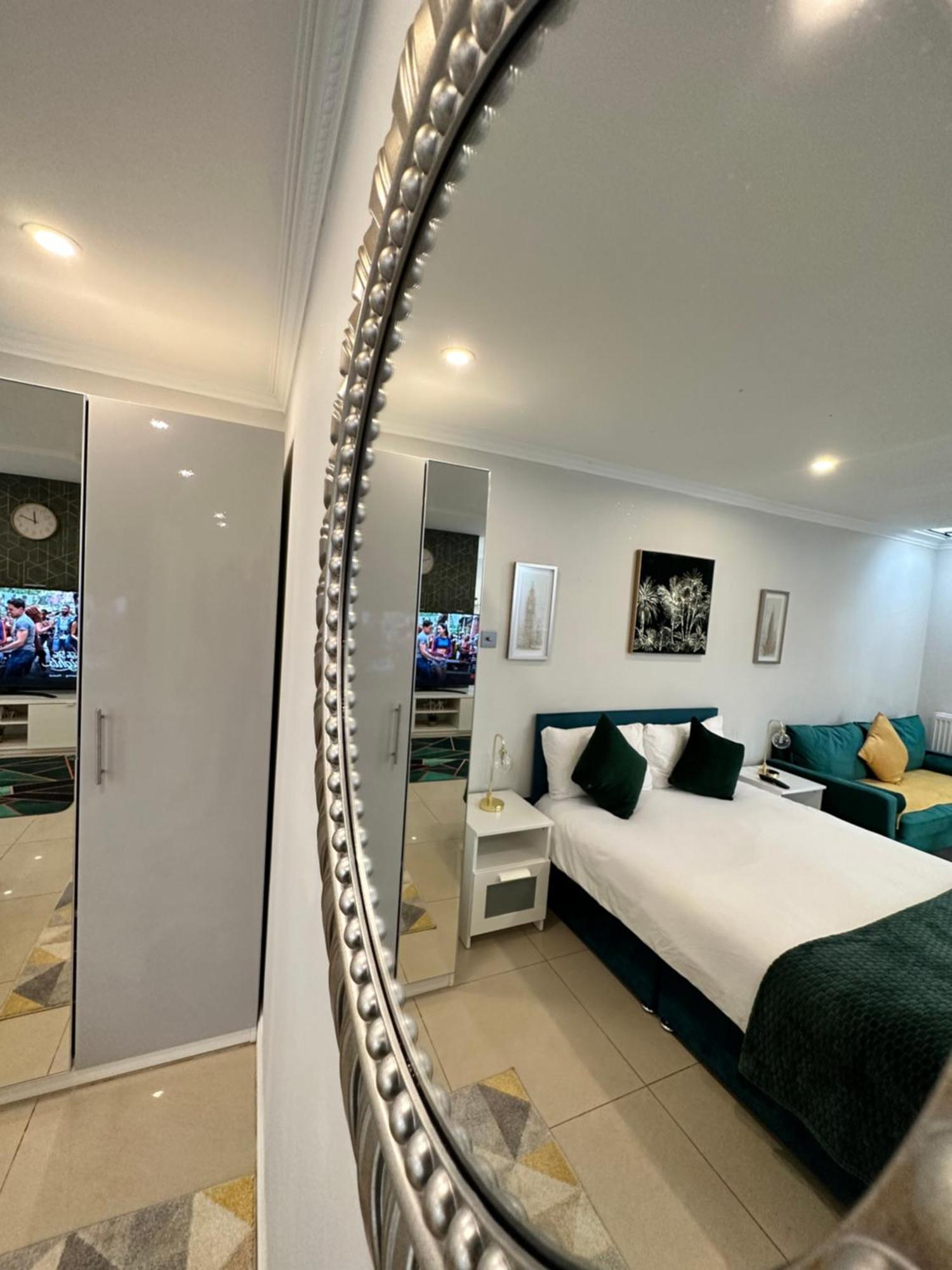 Luxury Studio Apartment Harrow on the Hill Exterior foto